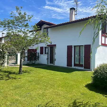 Maison Lore Mendi Elbarron Ferienhaus Saint-Pée-sur-Nivelle